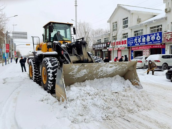 除雪保畅，金年会 金字招牌诚信至上铁肩道义勇担重任！