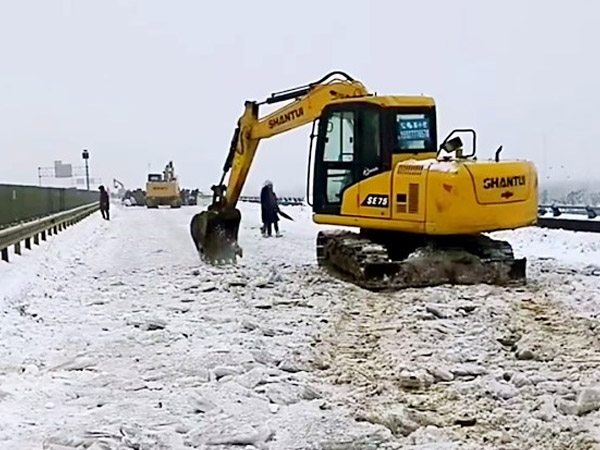 除雪保畅，金年会 金字招牌诚信至上铁肩道义勇担重任！